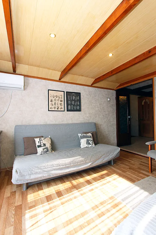 Двухкомнатный дом с уютным двориком