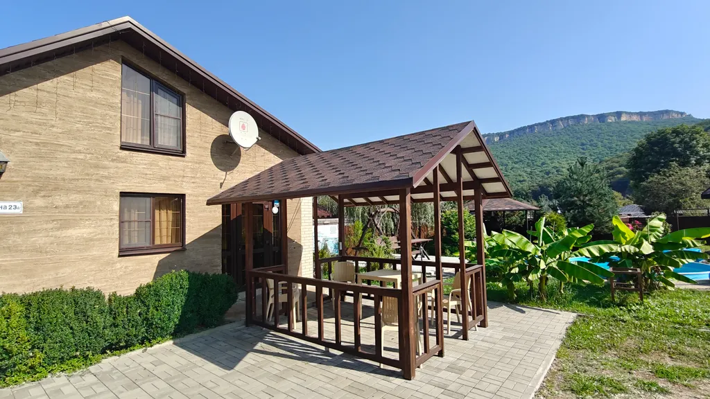 Коттедж-студия с видом на горы