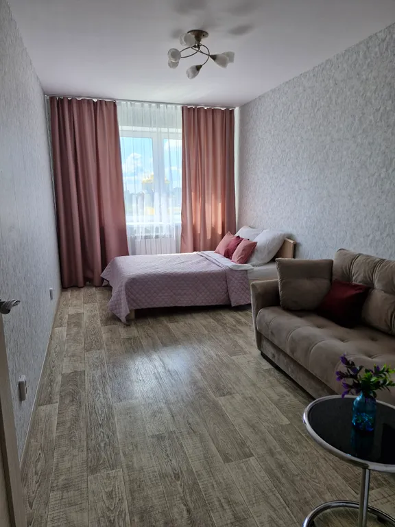 Квартира Квартира Шикарная просторная евротрешка для большой семьи или компании — Ярославль