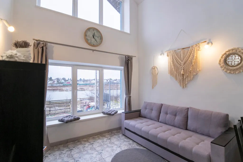 Дом в стиле лофт с своим озером на территории