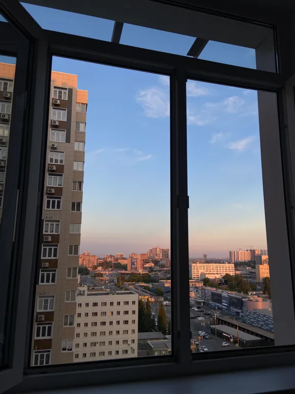 Дизайнерская евродвушка с парящей кроватью