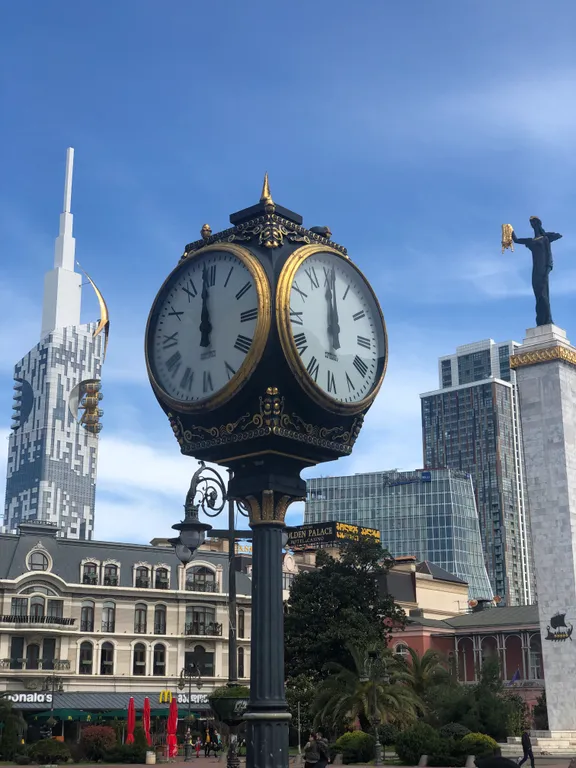 Личный пентхаус с видом на закат в Орби Сити