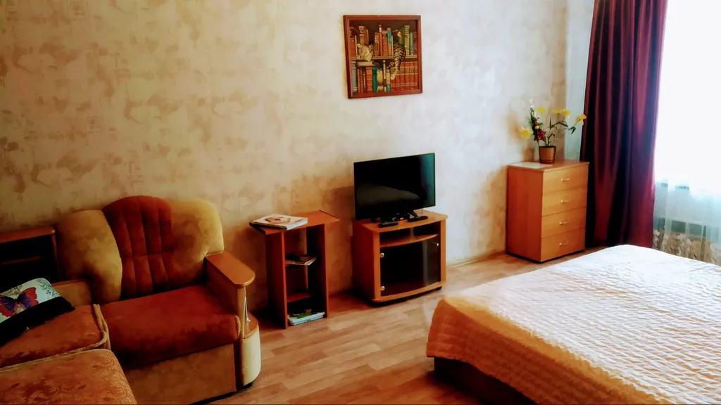 Квартира 1 комнатная у континента — аренда посуточно в Омск