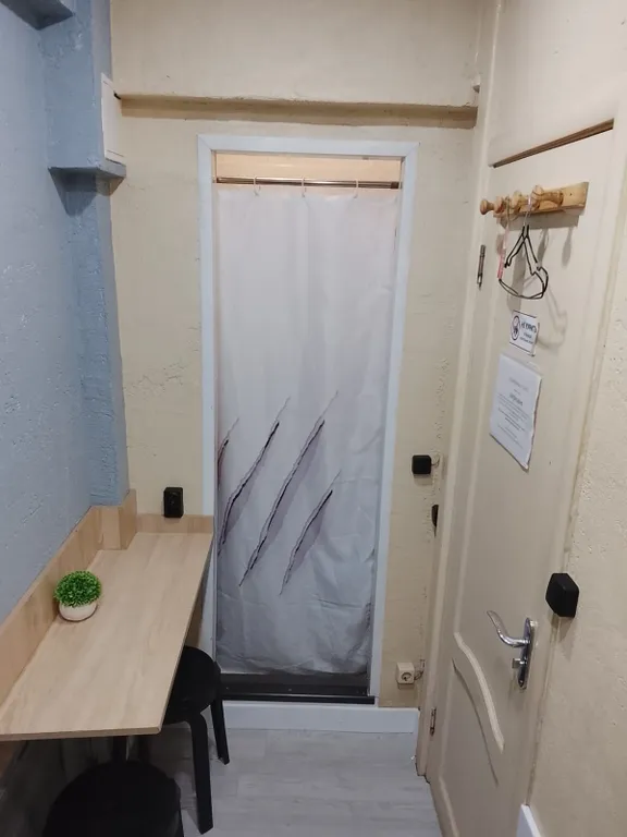 Капсула одноместная с раскладным диваном и душем