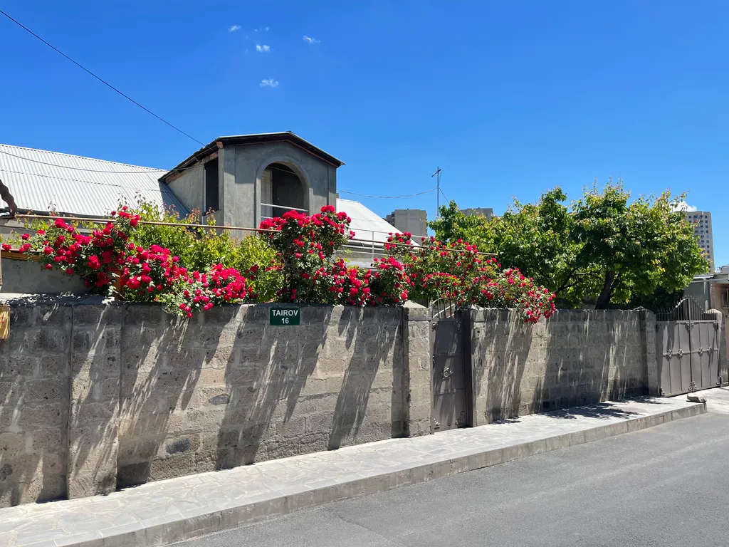 Шикарный дом в центре с бассейном