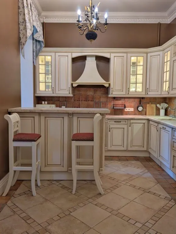 5-комнатная квартира на Суворовском проспекте