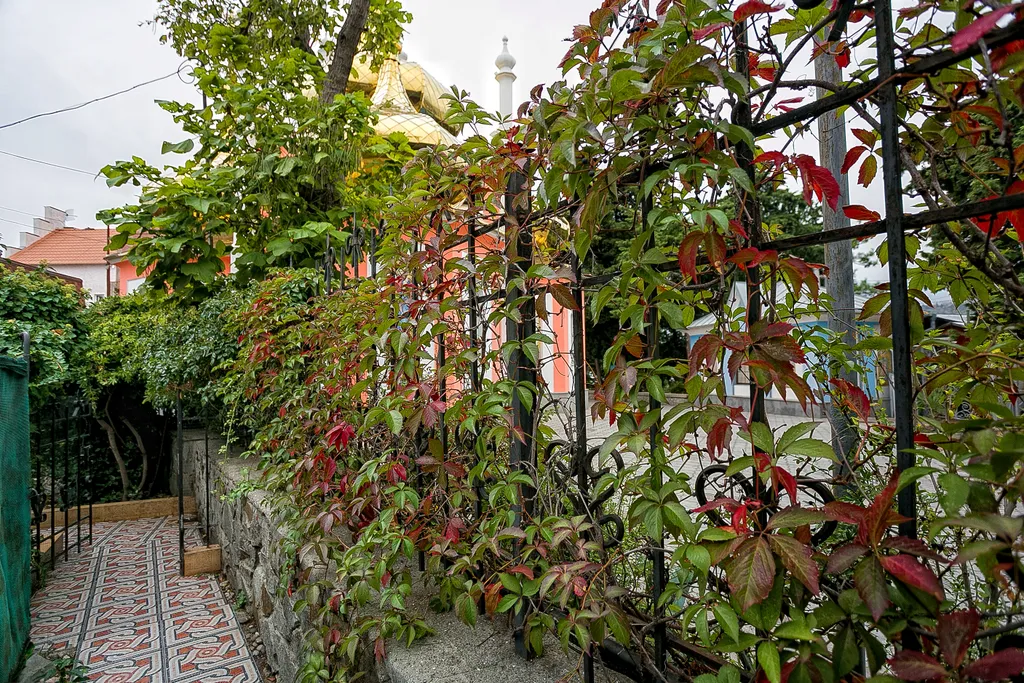 Апартаменты с видом на море и Храм