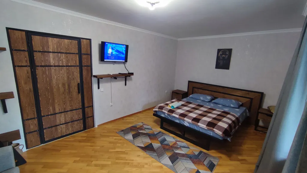 Просторная квартира с ремонтом в стиле лофт.