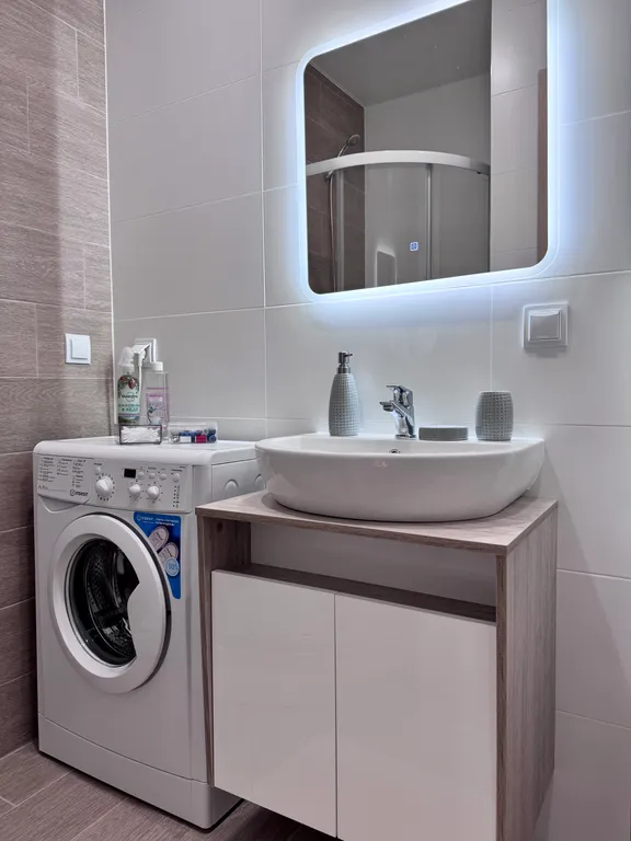 Красивая квартира с видом на озеро