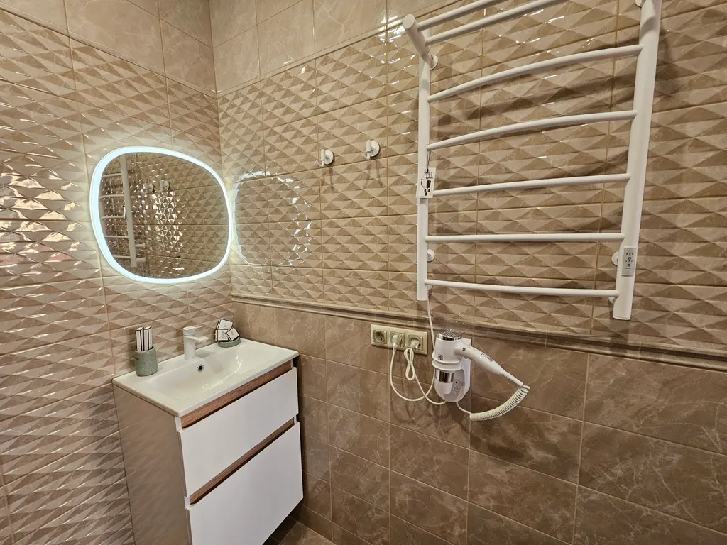 Люкс с балконом и видом на море в отеле Атлас