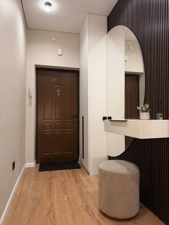 Стильная двухкомнатная в районе ТРЦ Мега на Розыбакиева