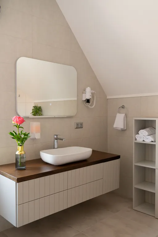 Таунхаус с дизайнерским ремонтом на участке