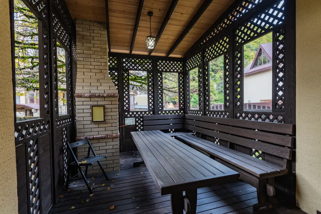 Коттедж с зоной барбекю и парковкой