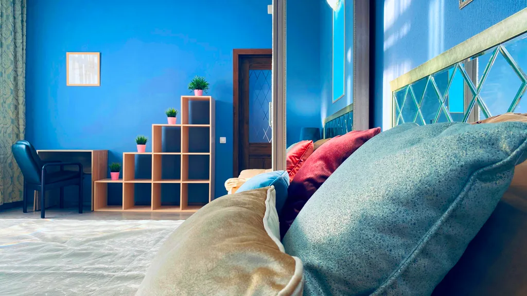 Просторная квартира с лоджией на площади Революции