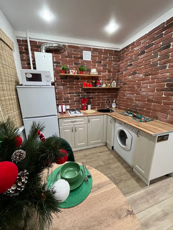 Студия в центре с дизайнерским ремонтом и балконом Город в городе