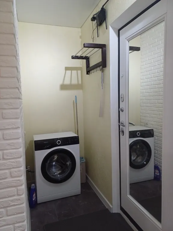 Светлая уютная квартира с большим ортопедическим диваном и кроватью