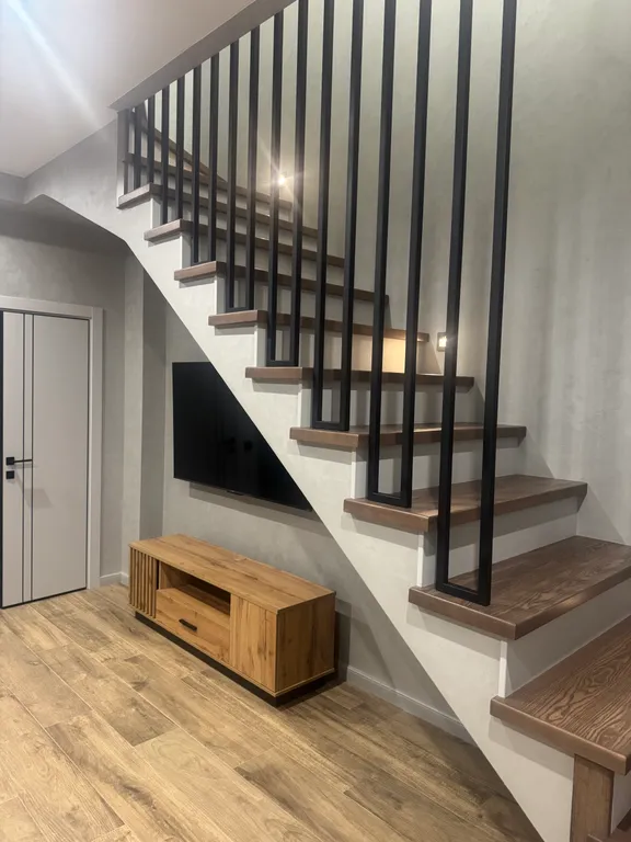 На первой линии от моря сдам полдома