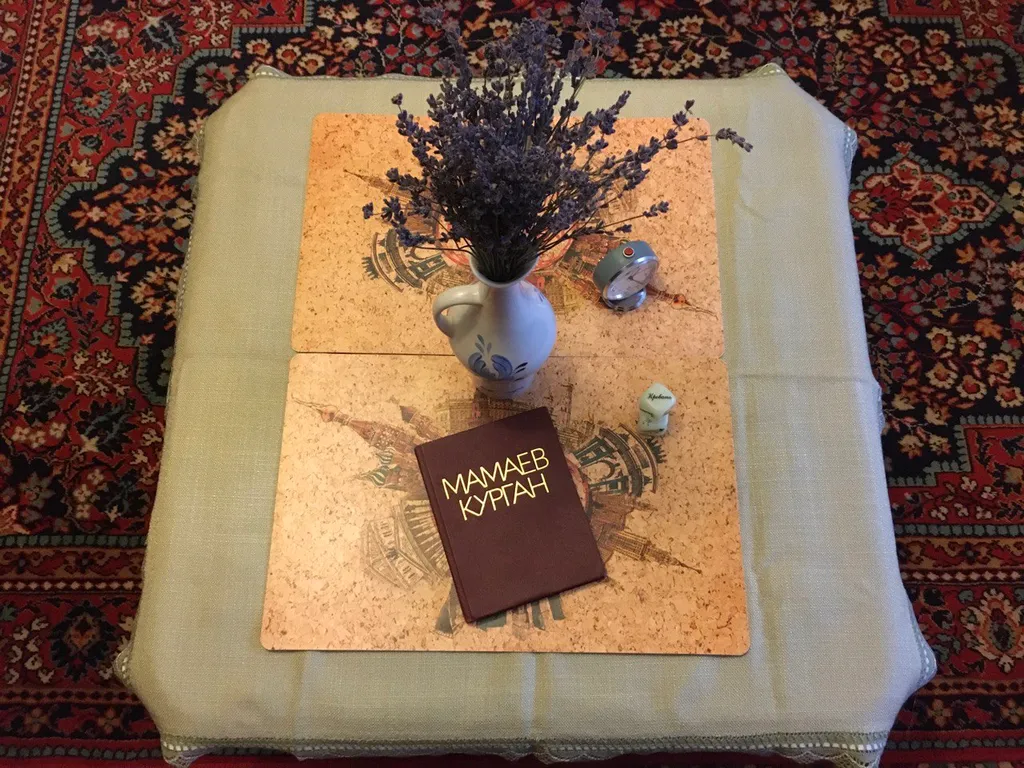 Уютная однокомнатная квартира с дубовой мебелью