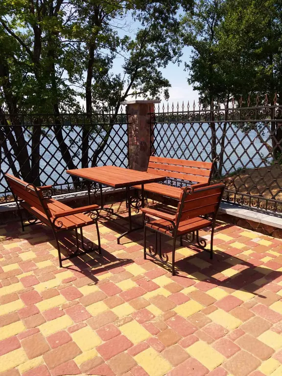 Уютная усадьба на берегу озера