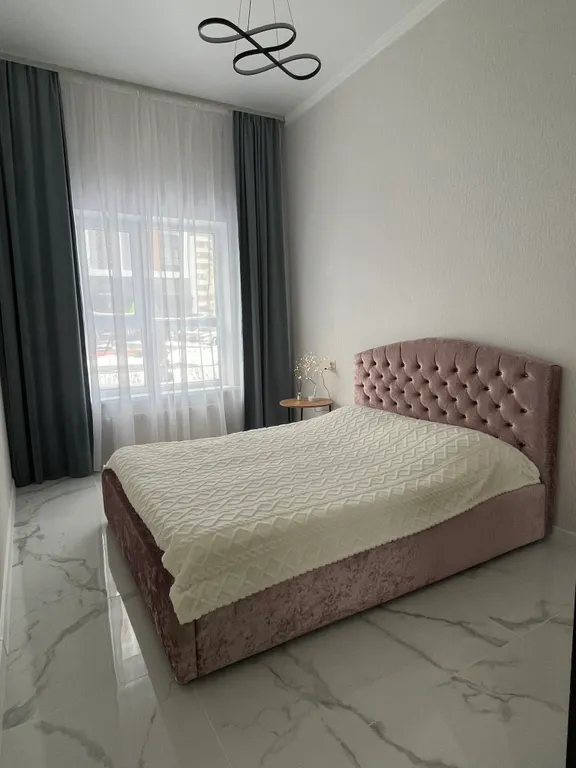 Светлая и уютная квартира с высокими потолками — аренда посуточно в Ставрополь