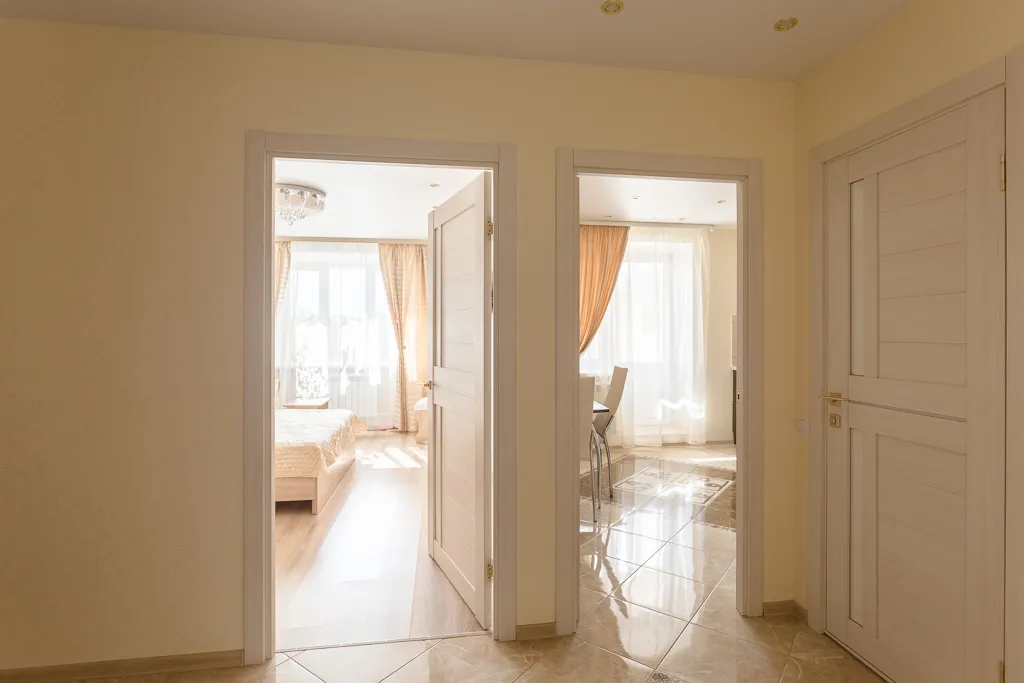 Уютные люкс апартаменты Каролина в новом доме в теплых тонах