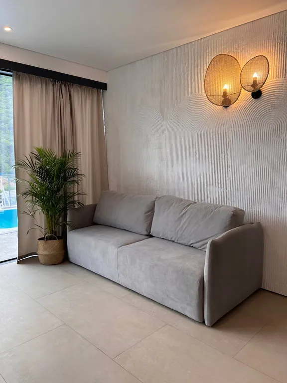 Дом с панорамным видом на лес