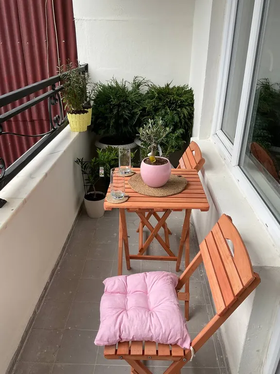 Beautiful 2br and 2toilet balcony apt 8 min by metro