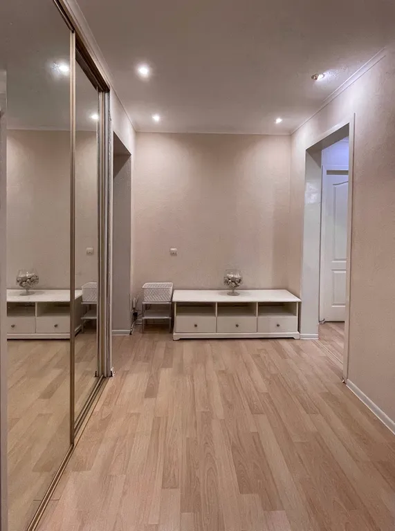 Трехкомнатная квартира в центре с видом на горы