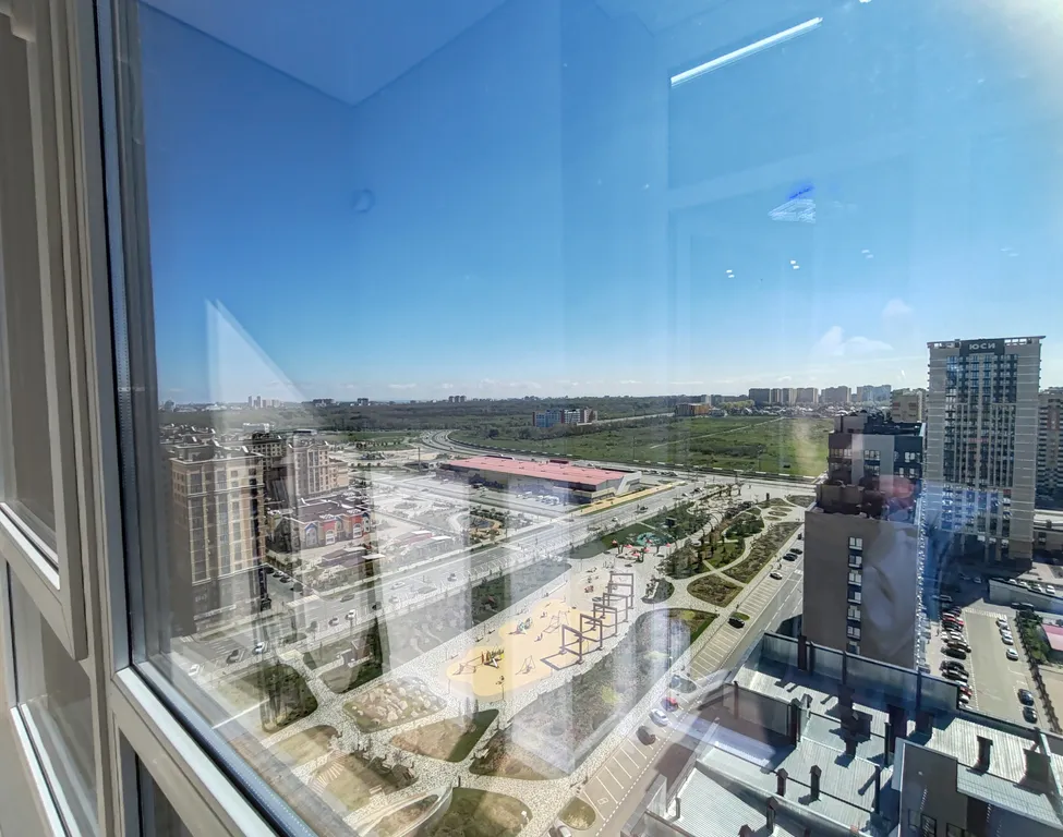 Квартира с видом на сквер Героев России