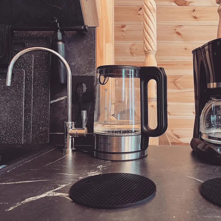 Дом-шале в окружении сосен + зона барбекю с костровой чашей и мангалом