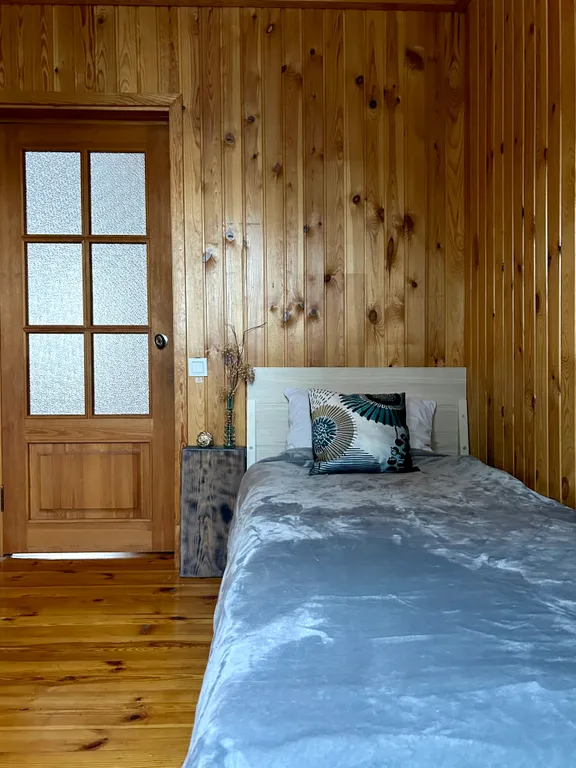 Большой коттедж с камином Гнездо