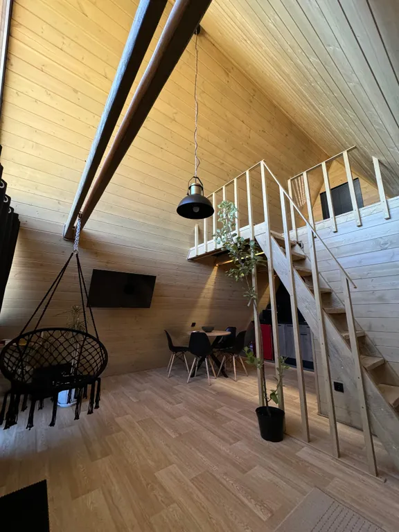 Дoм у реки с собственным причалом и рыбалкой