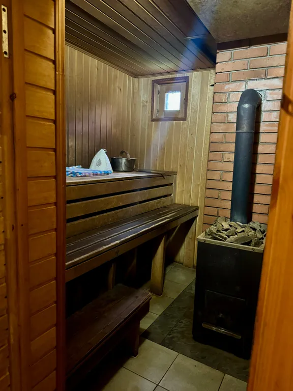 Дом с русской баней на берегу озера Селигер