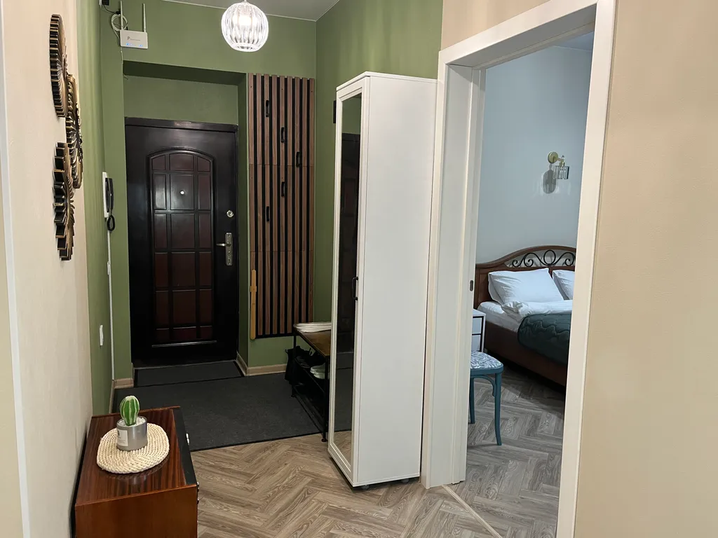 Ваш Рантье на Самойловой 12 близ отеля Меридиан