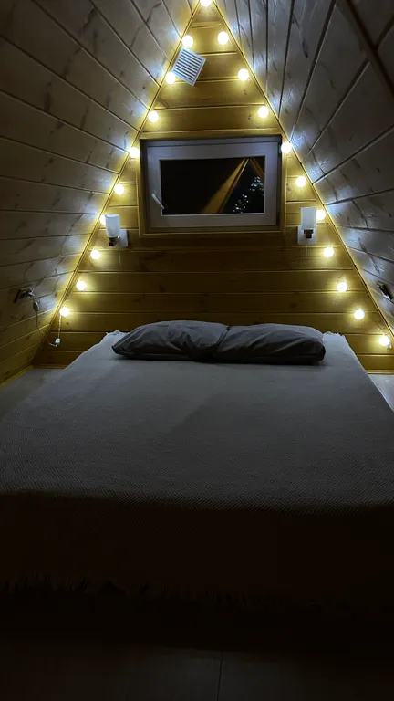 Треугольный дом с баней и купелью вблизи Несвижа