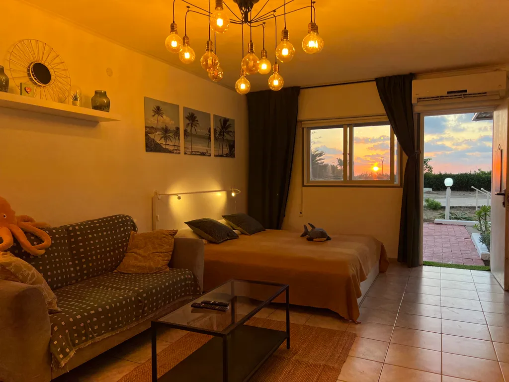 GW014 Студия с бассейном с видом на море (Gugel Waves Nahariya)