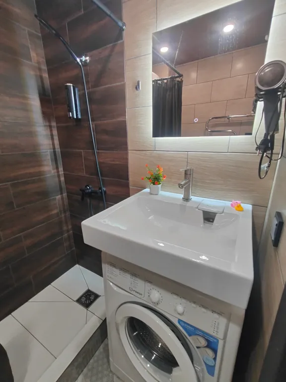 Квартира Отличная Студия напротив СибАДИ в центре Нефтяников — Омск