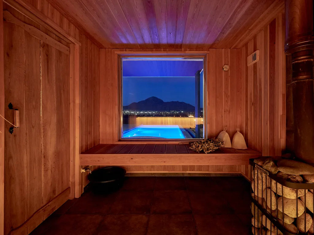 Дом с теплым бассейном, джакузи и потрясающим видом