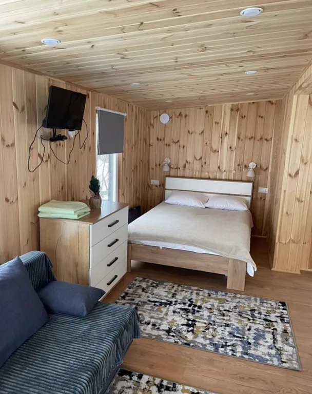 Частный дом у горы