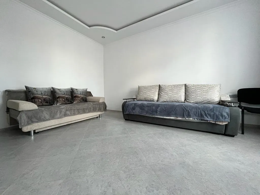 Уютная квартира неподалёку от жд вокзала (3 минуты), аэропорта (11 минут)