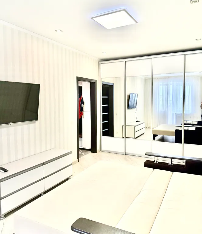 Уютная квартира в самом сердце Ейска с видом на пруд, в 15 минутах от Каменки