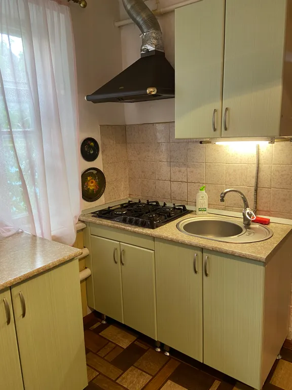 Домик с кондиционером и тихим двориком