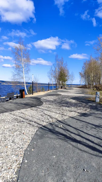 Уютная двухкомнатная квартира в новом жк на берегу озера