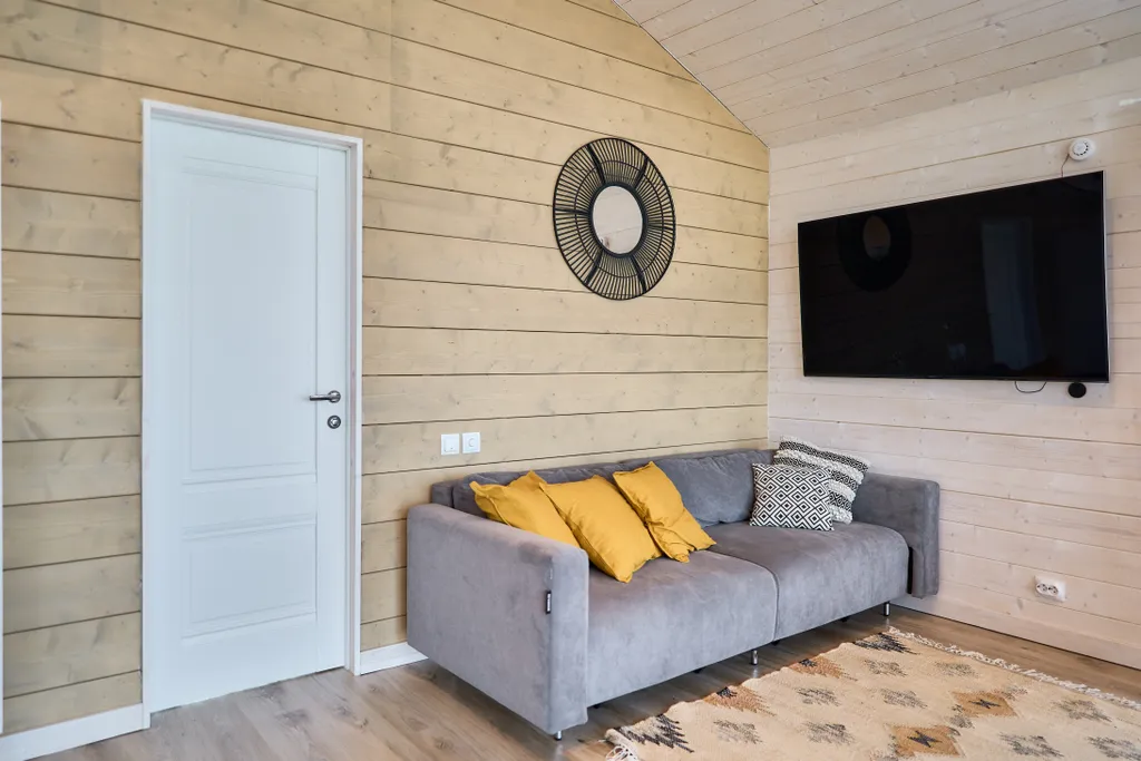 Дом с видом на пруд