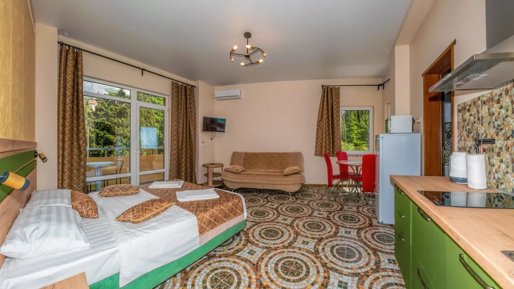 Квартира Студия с видом на море и горы — аренда посуточно в Кореиз