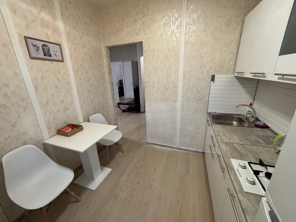 Теплая квартира рядом с эл. станцией Панки