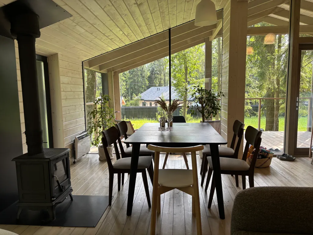 Стильный домик в лесу рядом с Икшинским водохранилищем