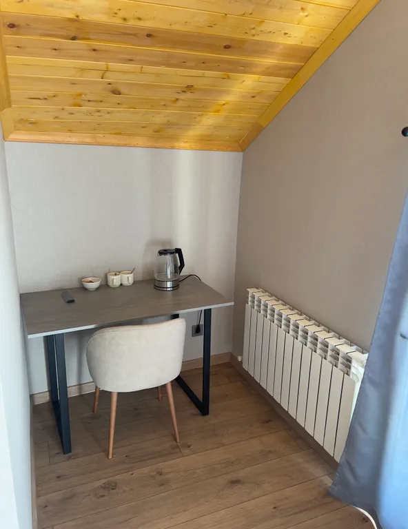 Двухместный улучшенный номер с панорамными окнами и видом на горы