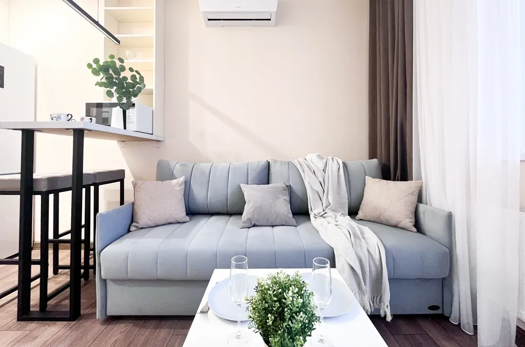 Квартира Очень уютная и светлая студия для двоих с лоджией — аренда посуточно в Батайск