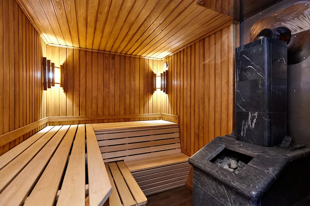 Чистый светлый коттедж с теплым бассейном и баней на дровах